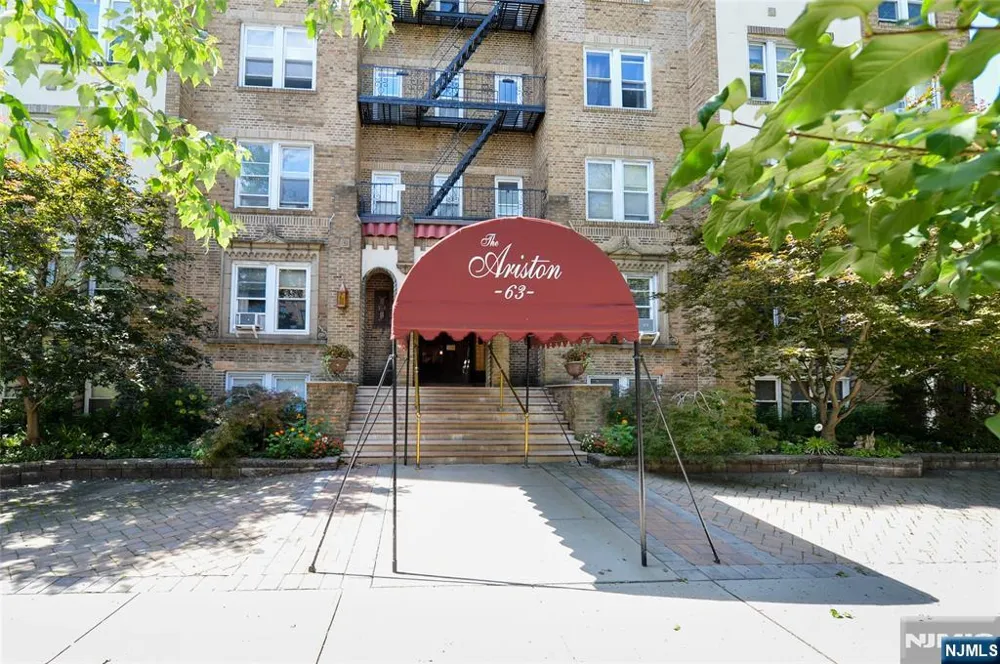 63 Sherman Place D5 Jersey City, NJ 07307