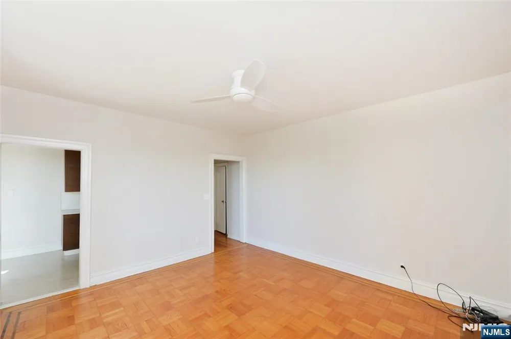 63 Sherman Place D5 Jersey City, NJ 07307