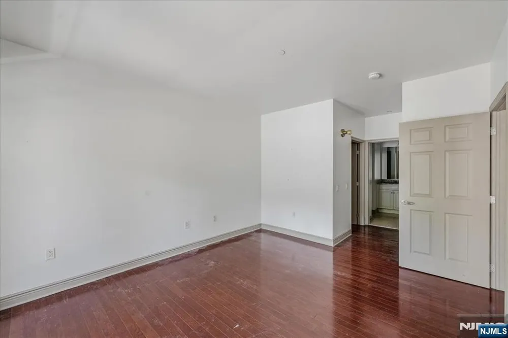 7400 River Road 217 North Bergen, NJ 07047