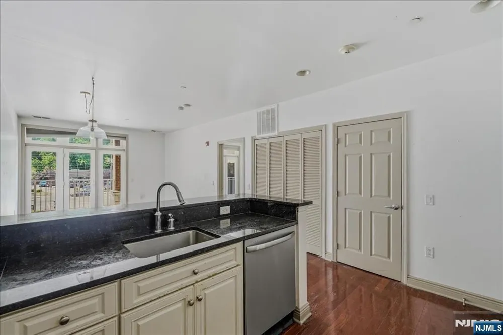 7400 River Road 217 North Bergen, NJ 07047