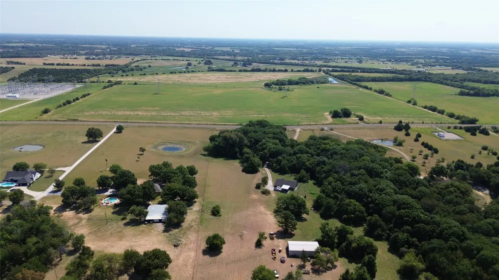 1566 Fm 2194 Farmersville, TX 75442