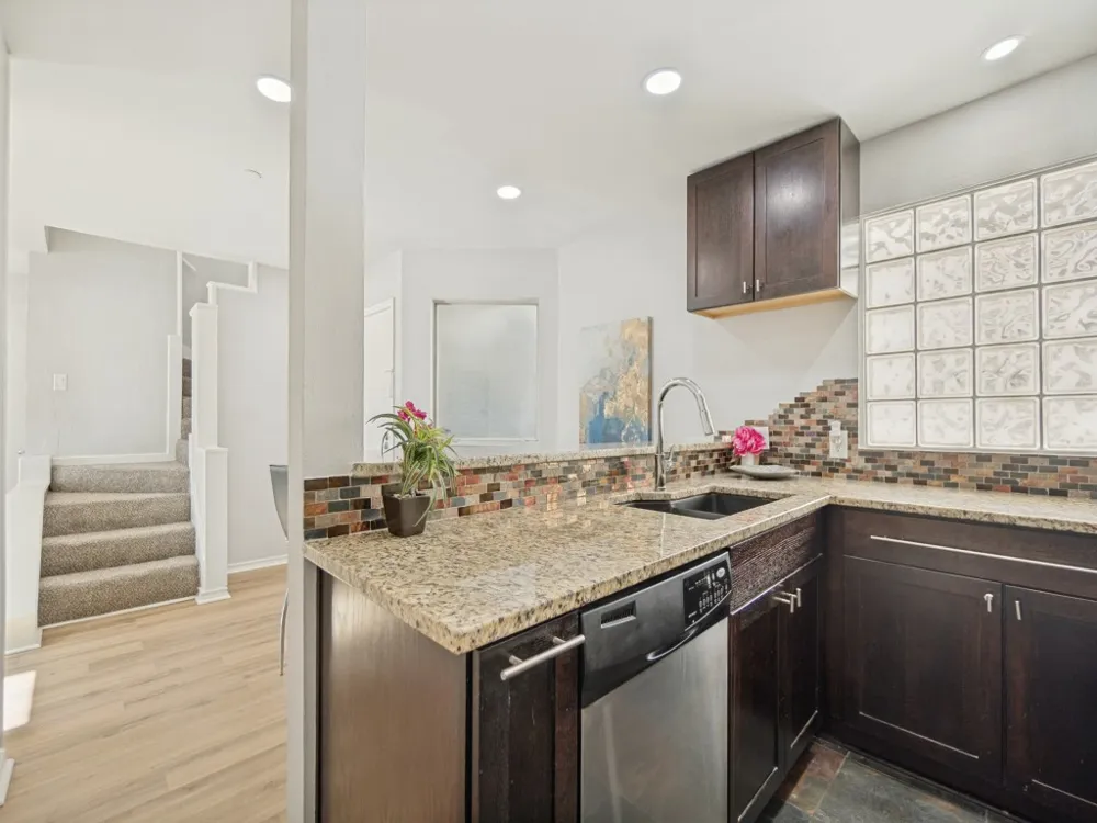 4221 Cole Avenue #206 Dallas, TX 75205