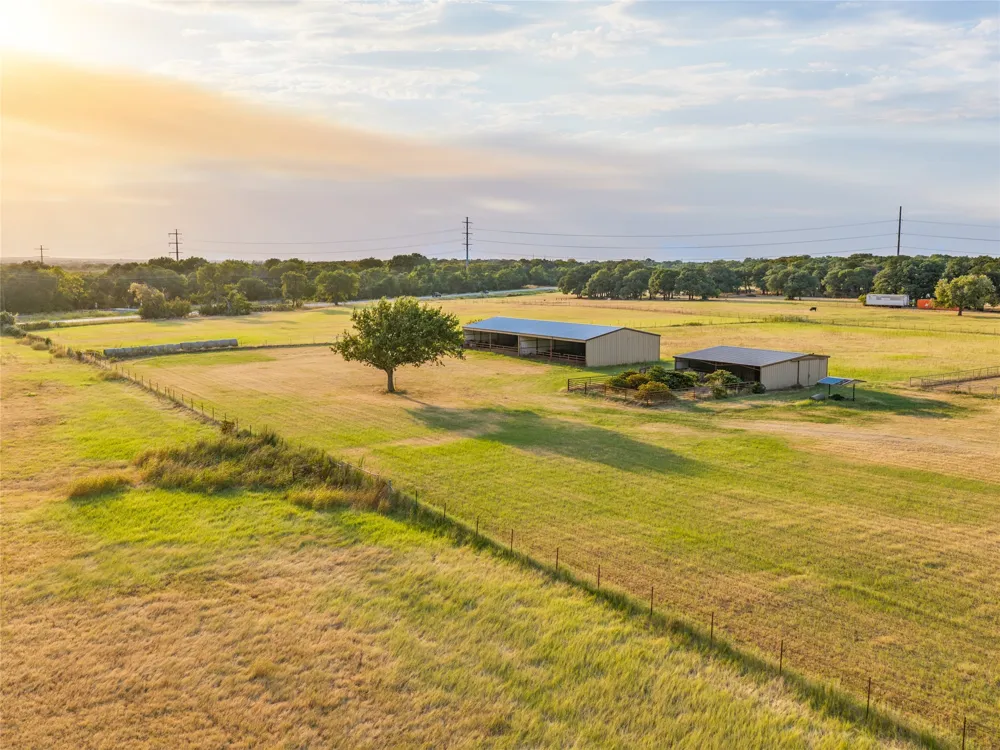 1790 Old Base Road Aurora, TX 76078