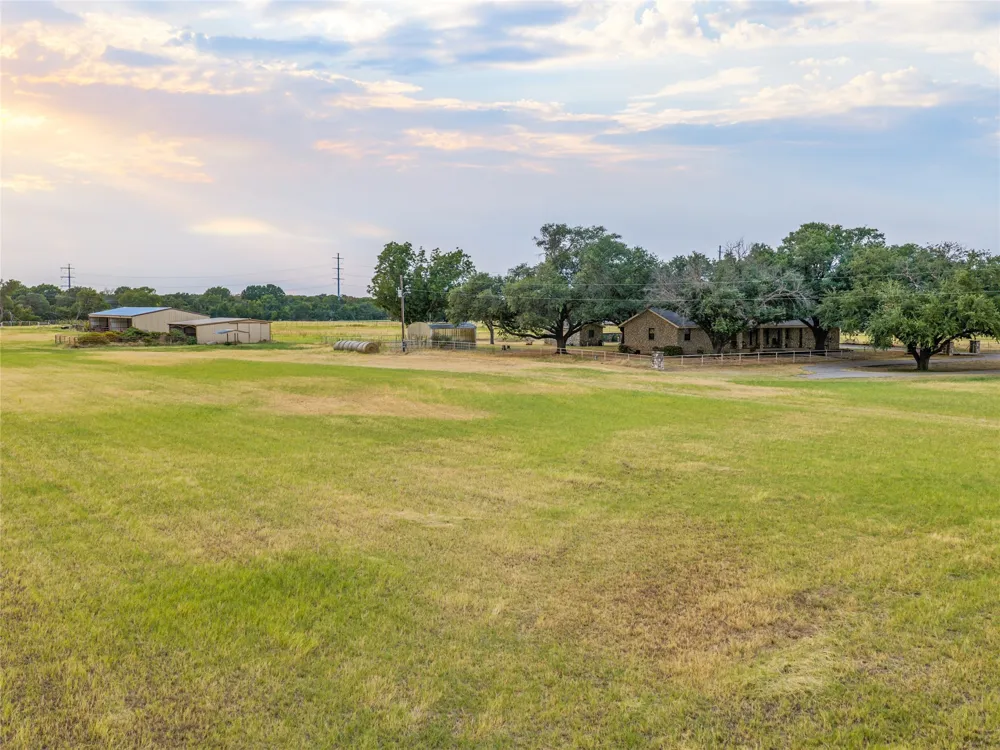 1790 Old Base Road Aurora, TX 76078