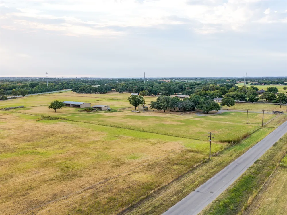 1790 Old Base Road Aurora, TX 76078