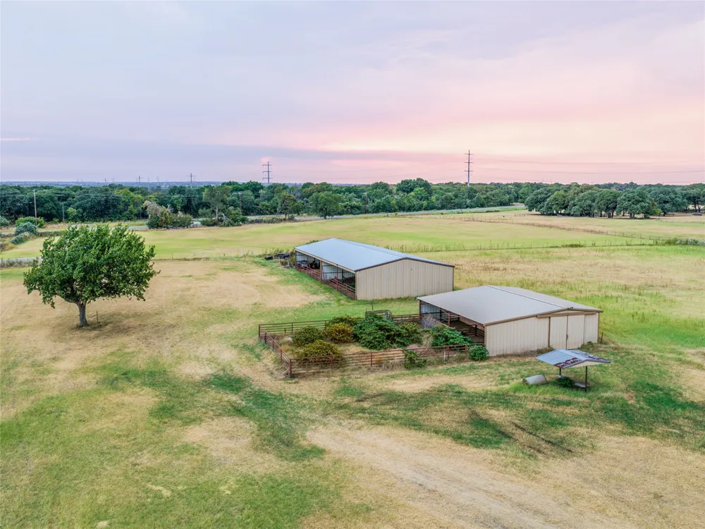1790 Old Base Road Aurora, TX 76078