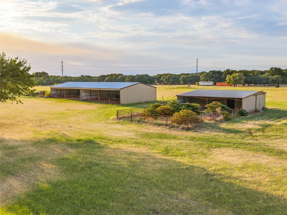 1790 Old Base Road Aurora, TX 76078