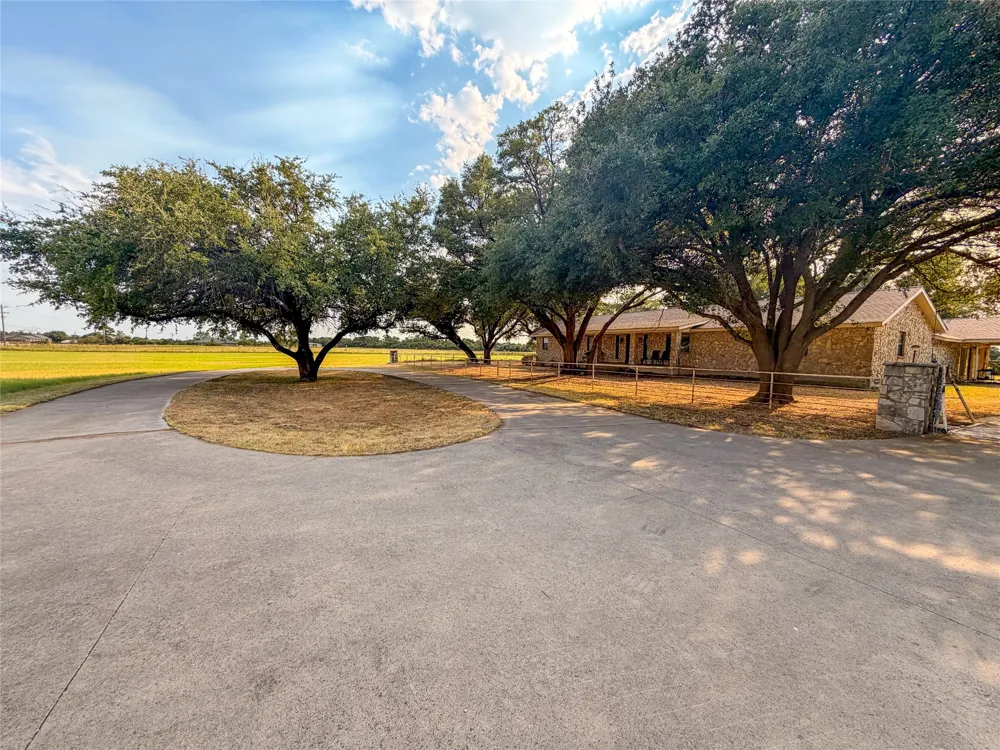 1790 Old Base Road Aurora, TX 76078