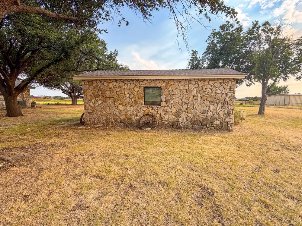 1790 Old Base Road Aurora, TX 76078