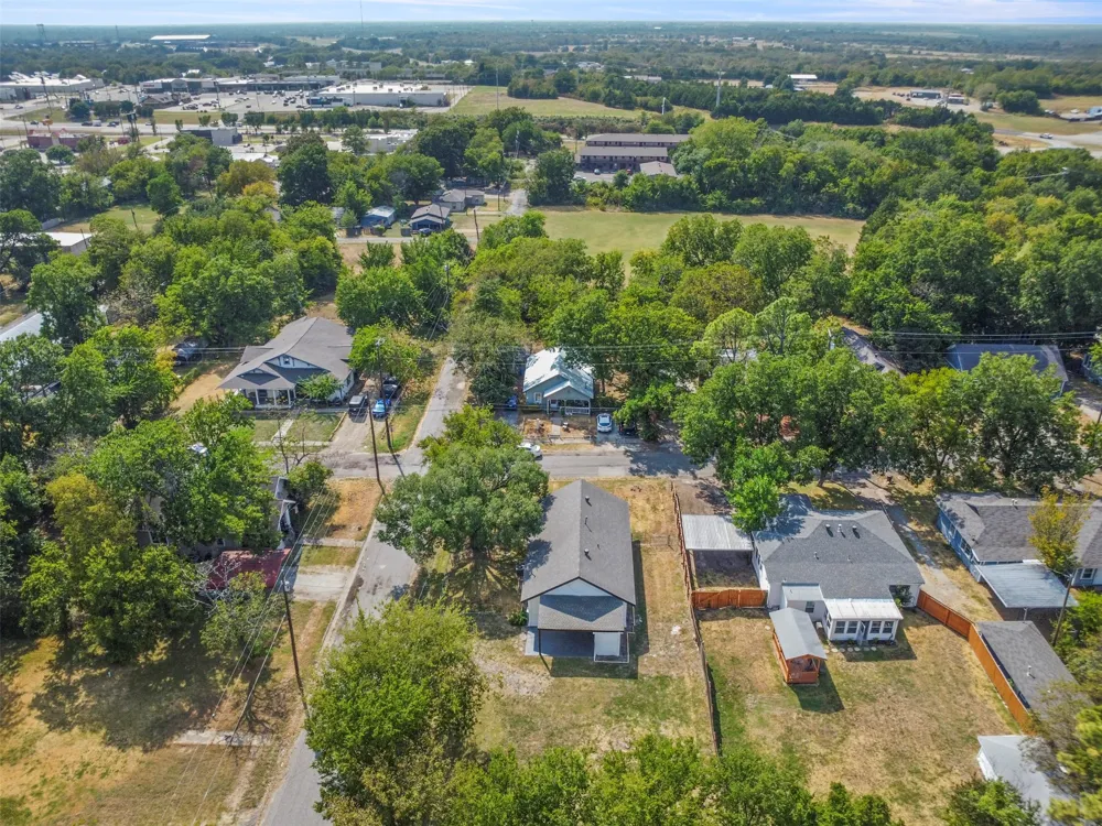 1212 Earl Street Commerce, TX 75428