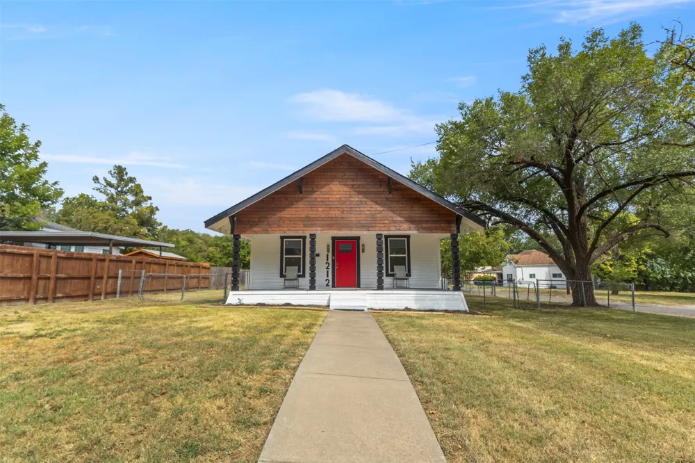 1212 Earl Street Commerce, TX 75428