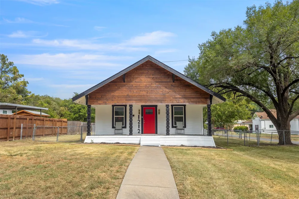 1212 Earl Street Commerce, TX 75428
