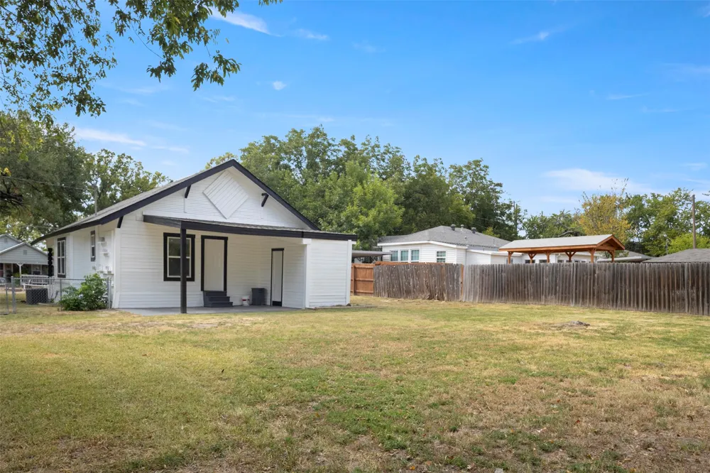 1212 Earl Street Commerce, TX 75428