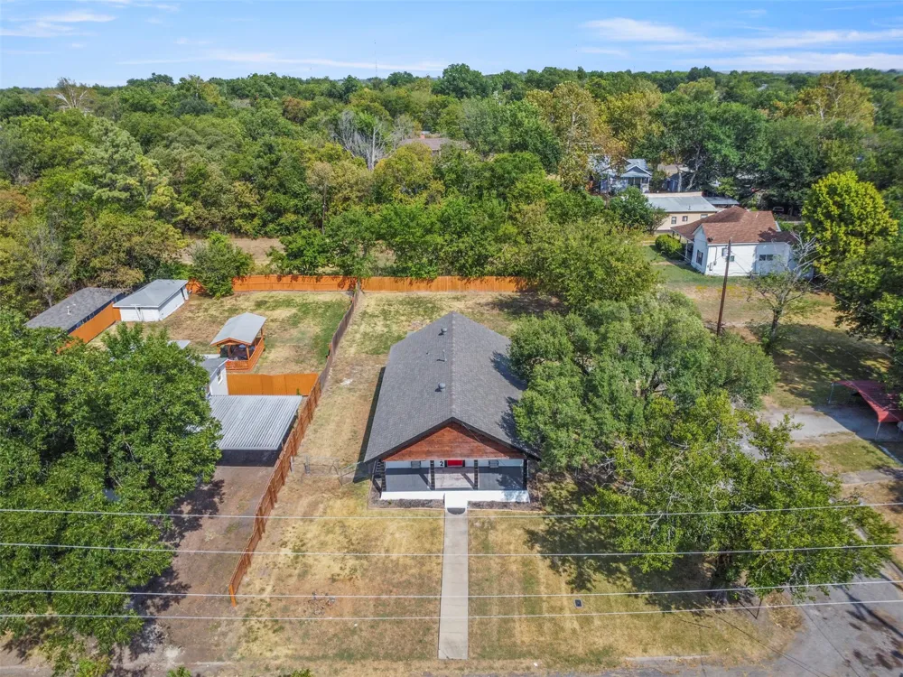 1212 Earl Street Commerce, TX 75428