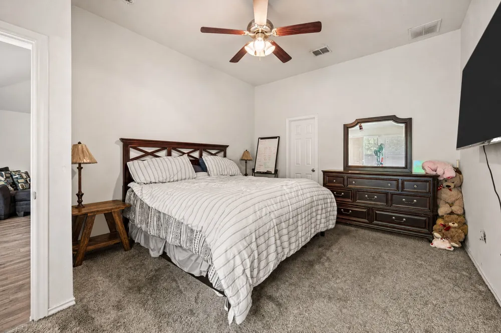 1800 Kings Cross Drive Lancaster, TX 75134