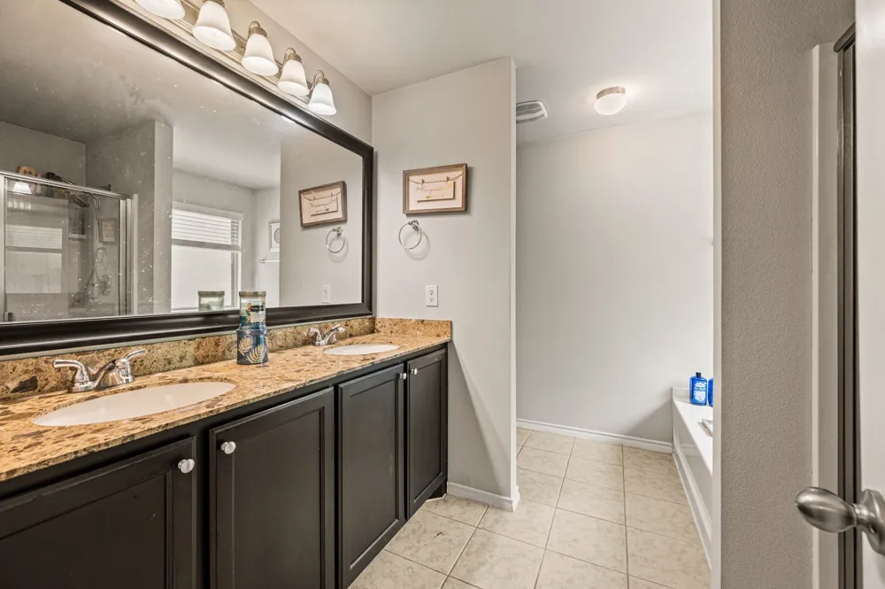 1800 Kings Cross Drive Lancaster, TX 75134