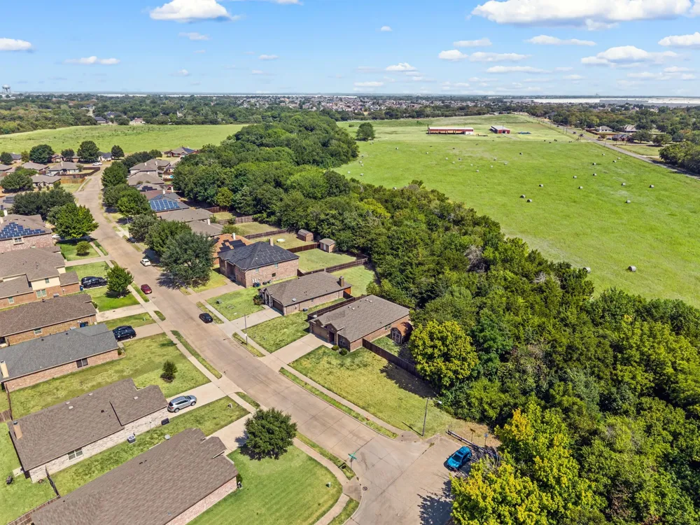 1800 Kings Cross Drive Lancaster, TX 75134