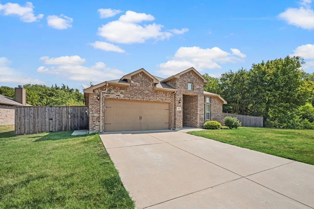 1800 Kings Cross Drive Lancaster, TX 75134