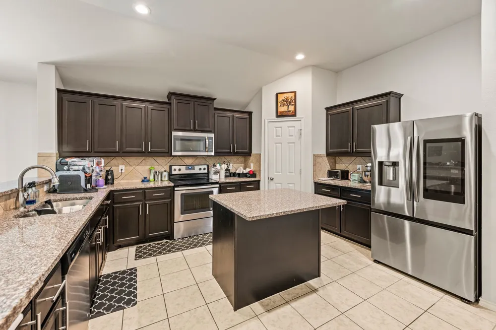 1800 Kings Cross Drive Lancaster, TX 75134