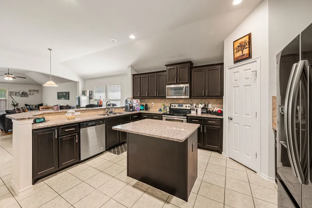 1800 Kings Cross Drive Lancaster, TX 75134