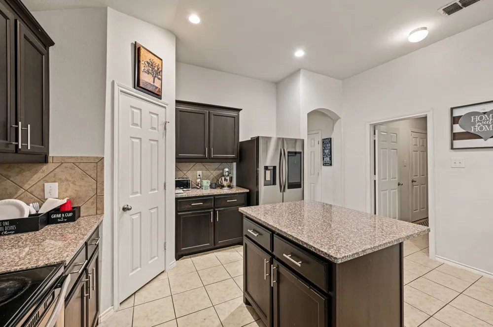 1800 Kings Cross Drive Lancaster, TX 75134