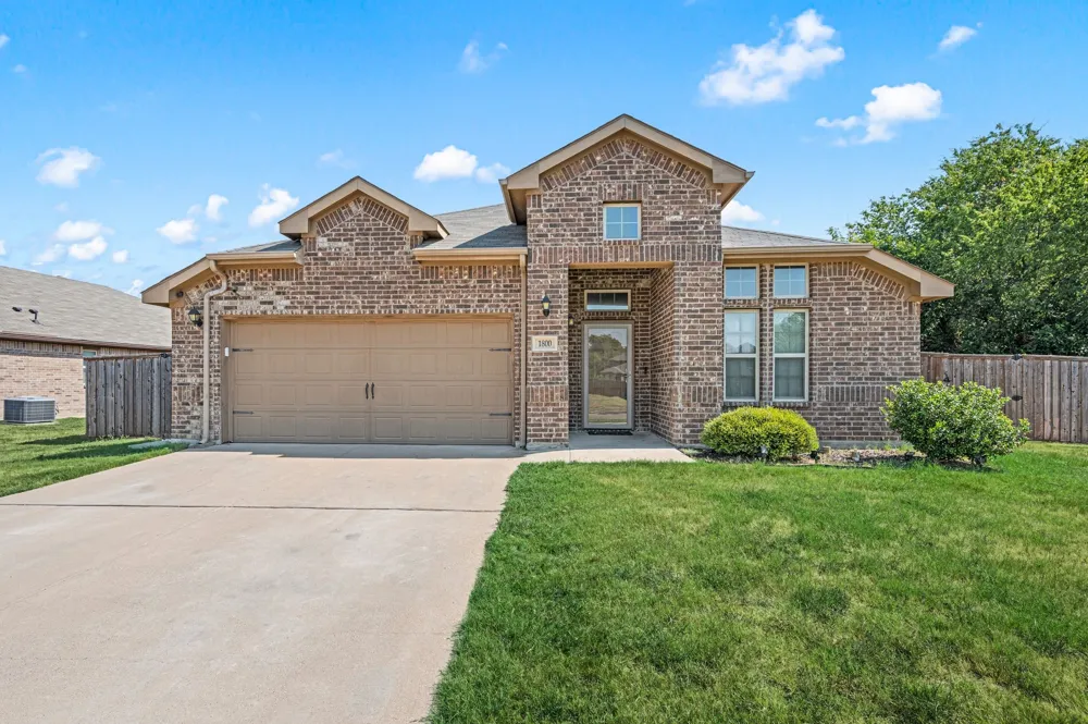 1800 Kings Cross Drive Lancaster, TX 75134
