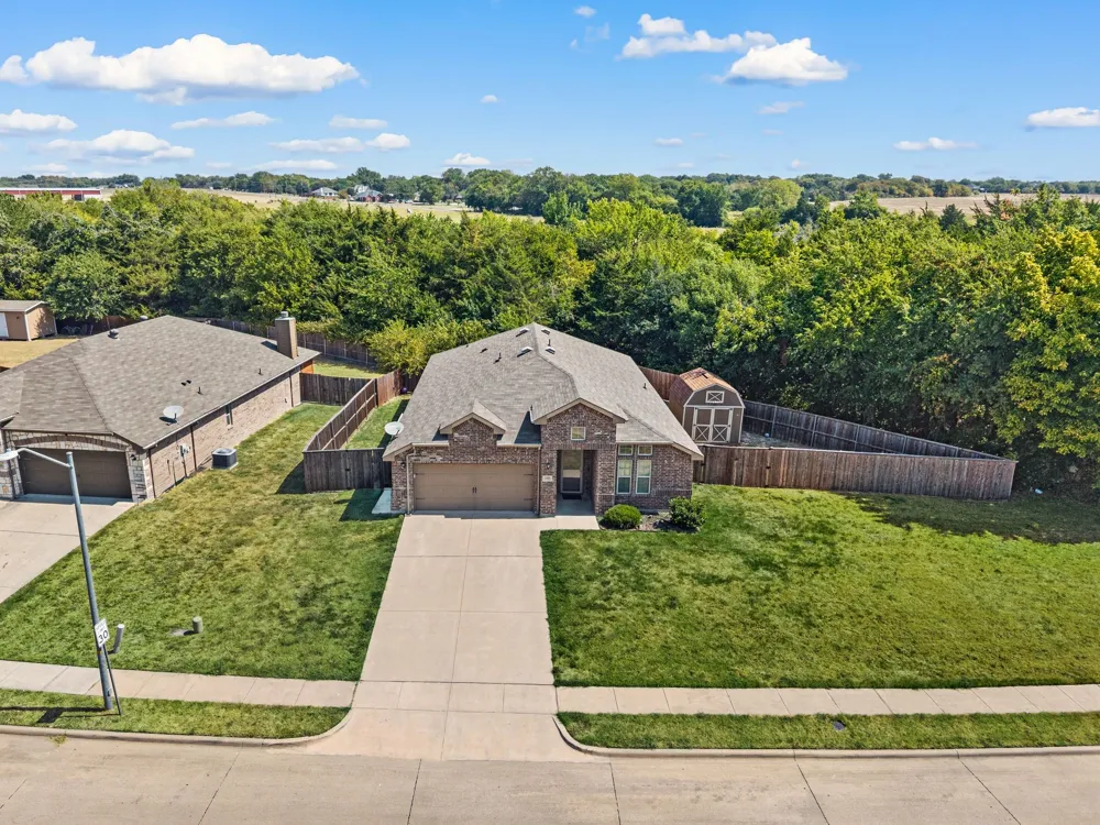 1800 Kings Cross Drive Lancaster, TX 75134