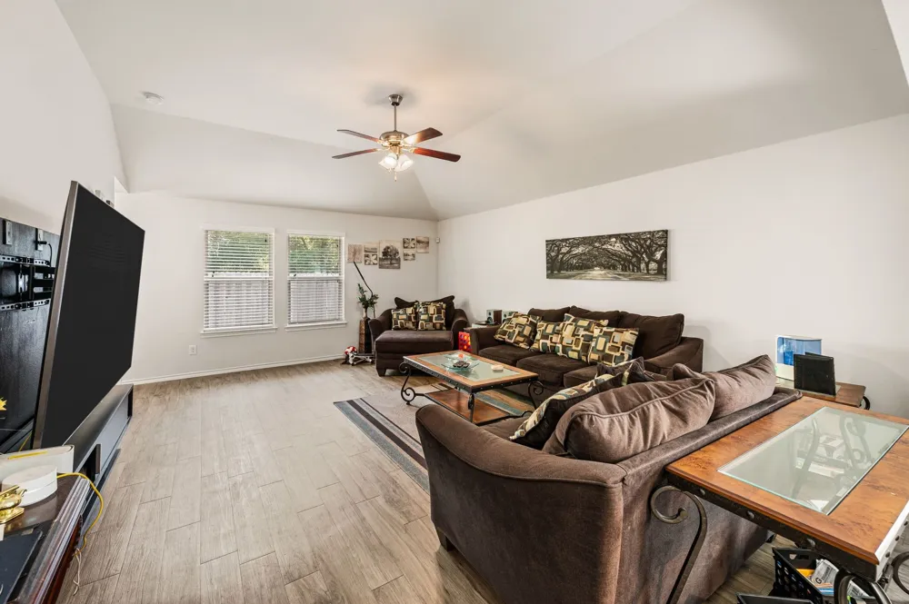 1800 Kings Cross Drive Lancaster, TX 75134