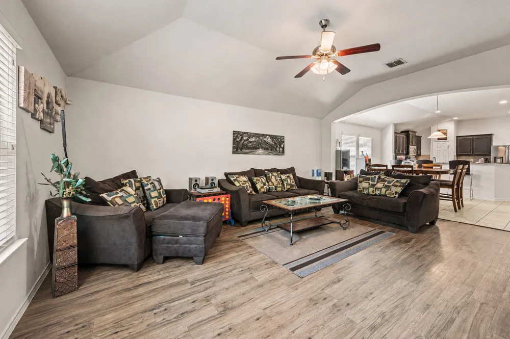 1800 Kings Cross Drive Lancaster, TX 75134