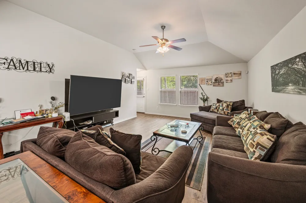 1800 Kings Cross Drive Lancaster, TX 75134