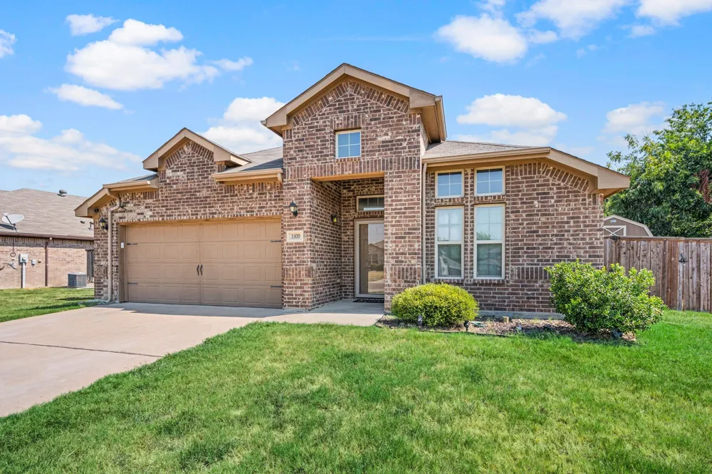 1800 Kings Cross Drive Lancaster, TX 75134