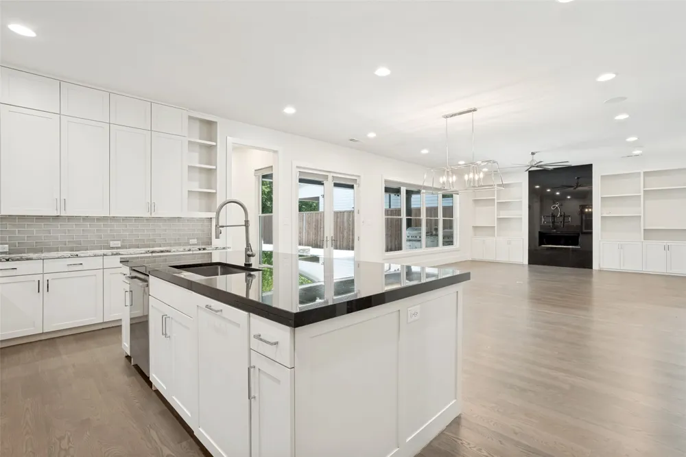 7714 Roper Street Dallas, TX 75209