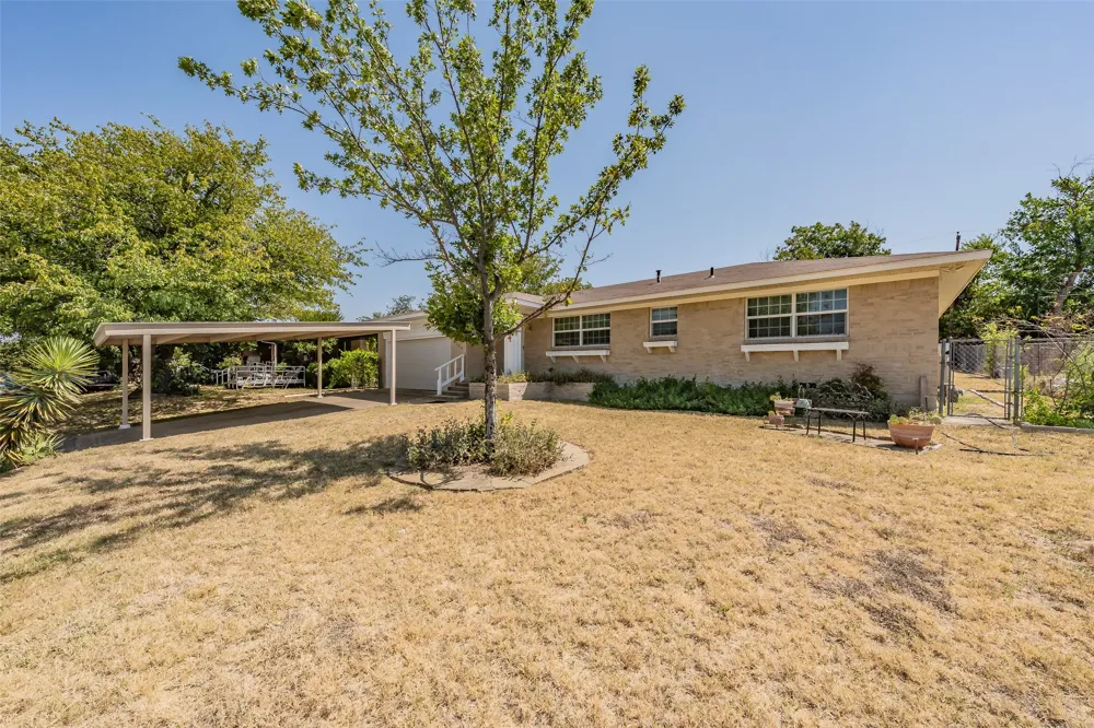 4120 Church Drive Lake Worth, TX 76135