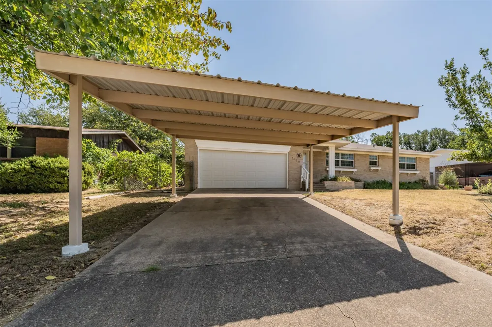 4120 Church Drive Lake Worth, TX 76135