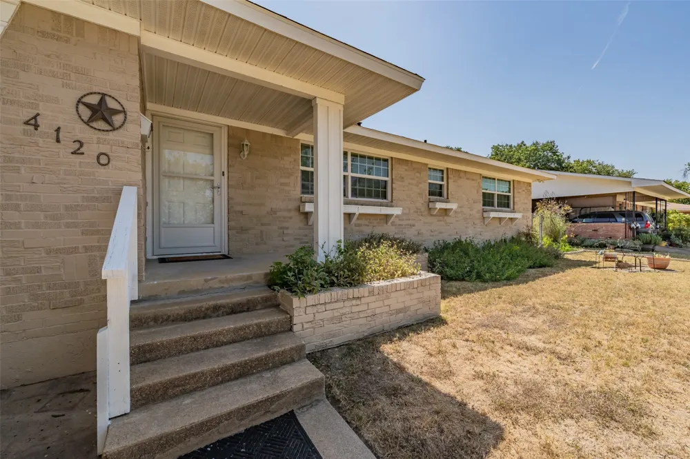4120 Church Drive Lake Worth, TX 76135