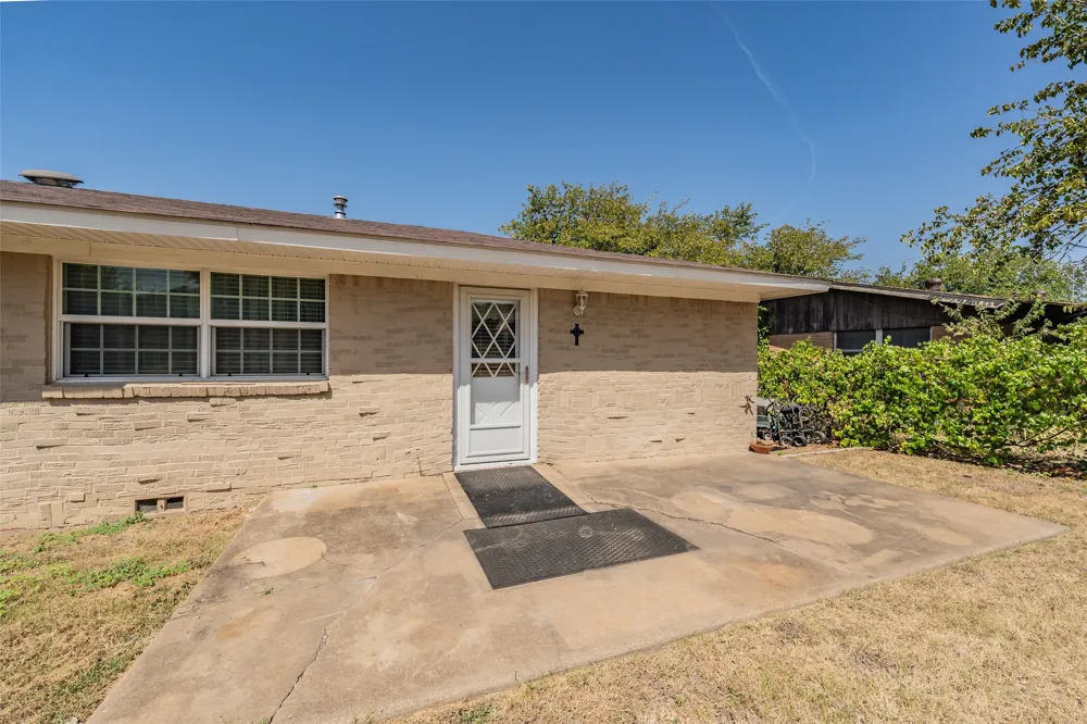 4120 Church Drive Lake Worth, TX 76135