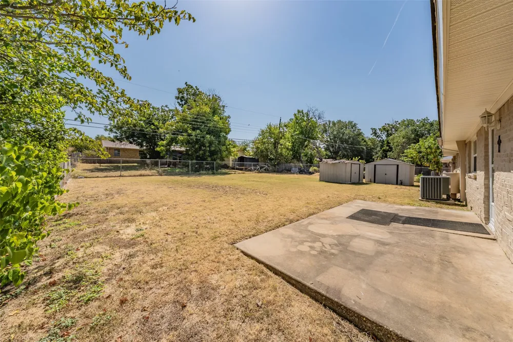 4120 Church Drive Lake Worth, TX 76135