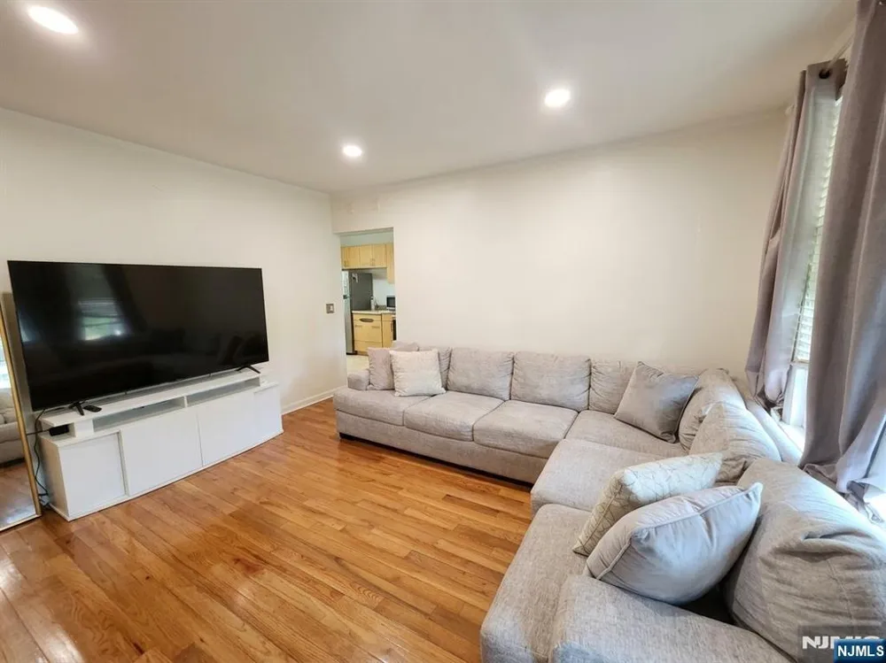 505 Hoboken Road B Carlstadt, NJ 07072