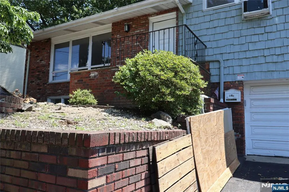 1032 Glen Fort Lee, NJ 07047