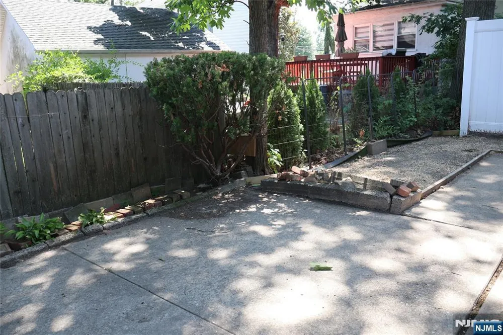 1032 Glen Fort Lee, NJ 07047