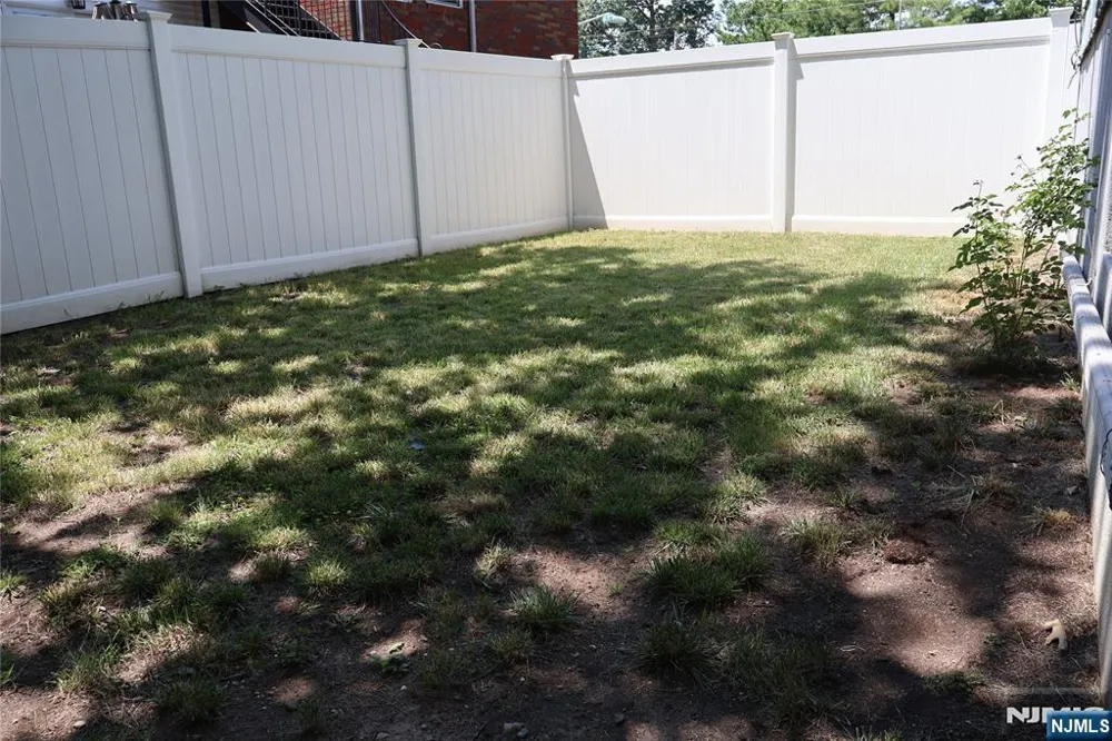 1032 Glen Fort Lee, NJ 07047
