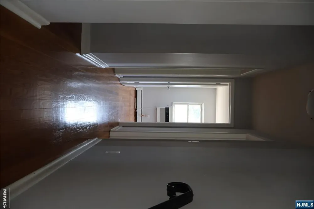 1032 Glen Fort Lee, NJ 07047