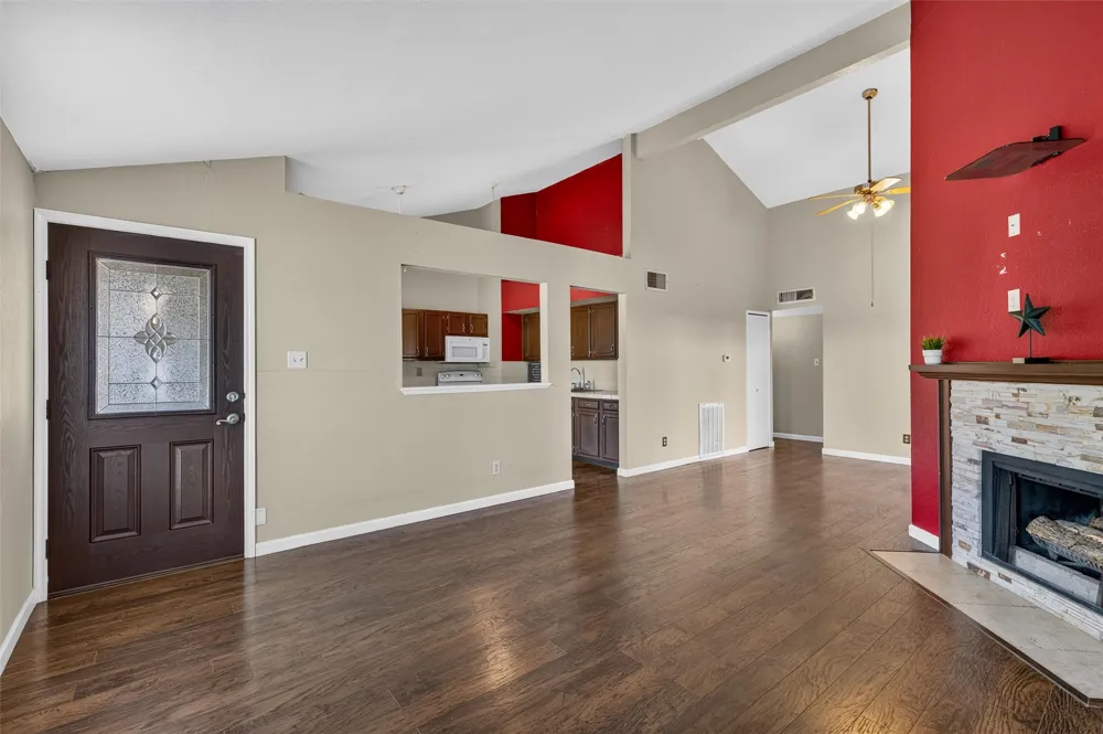 4232 Caldwell Avenue The Colony, TX 75056