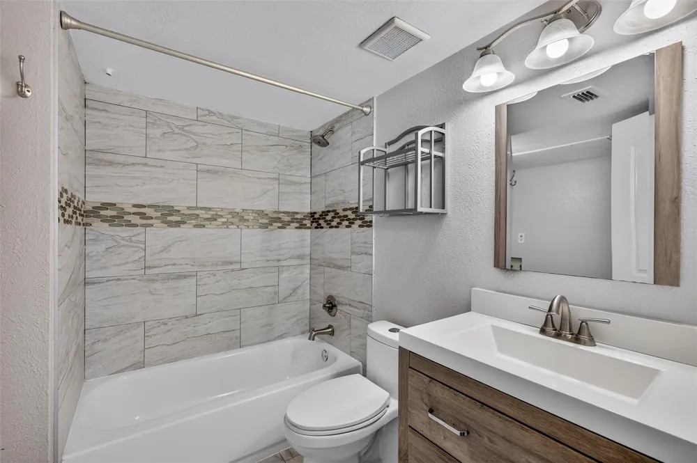 4232 Caldwell Avenue The Colony, TX 75056