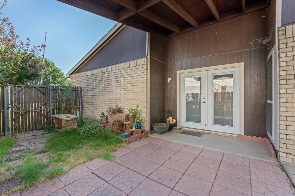 4232 Caldwell Avenue The Colony, TX 75056