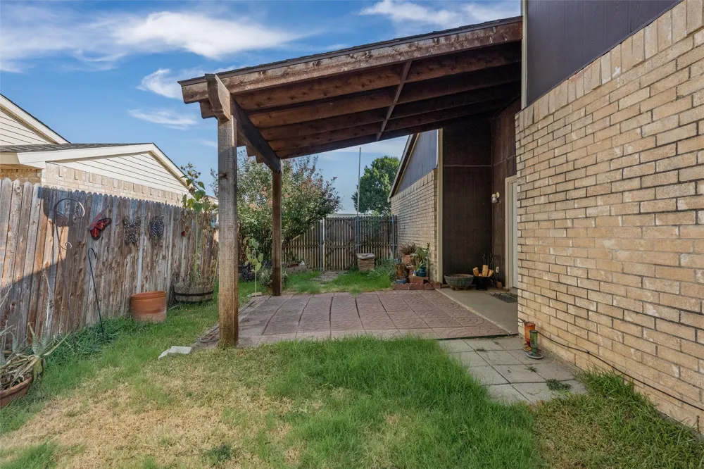 4232 Caldwell Avenue The Colony, TX 75056