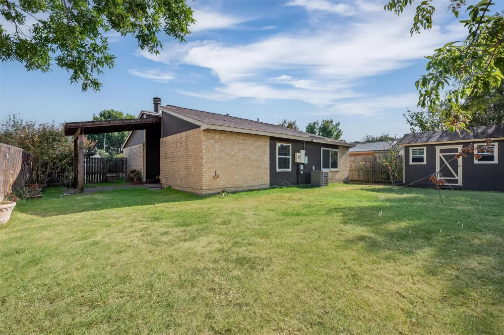 4232 Caldwell Avenue The Colony, TX 75056