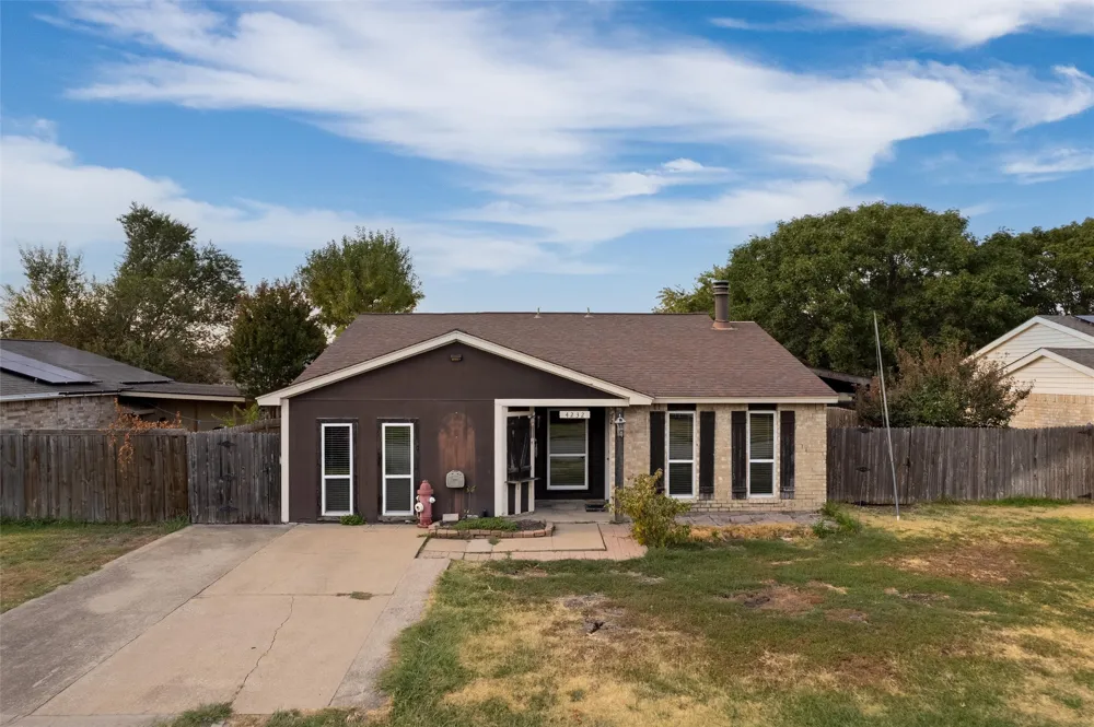 4232 Caldwell Avenue The Colony, TX 75056