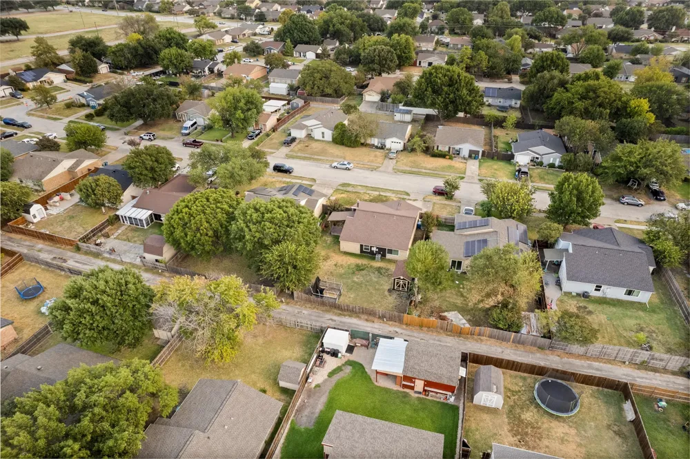 4232 Caldwell Avenue The Colony, TX 75056