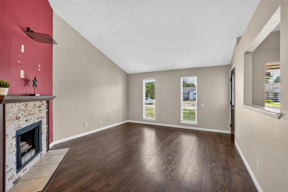 4232 Caldwell Avenue The Colony, TX 75056